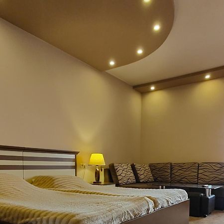 Areg Hotel Jerevan Buitenkant foto