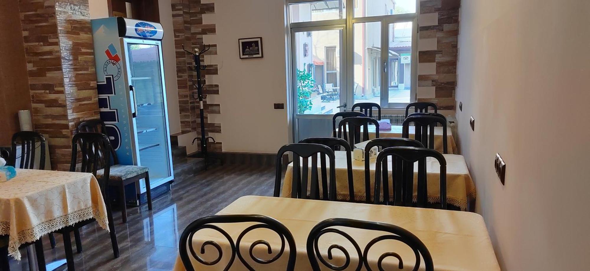 Areg Hotel Jerevan Buitenkant foto