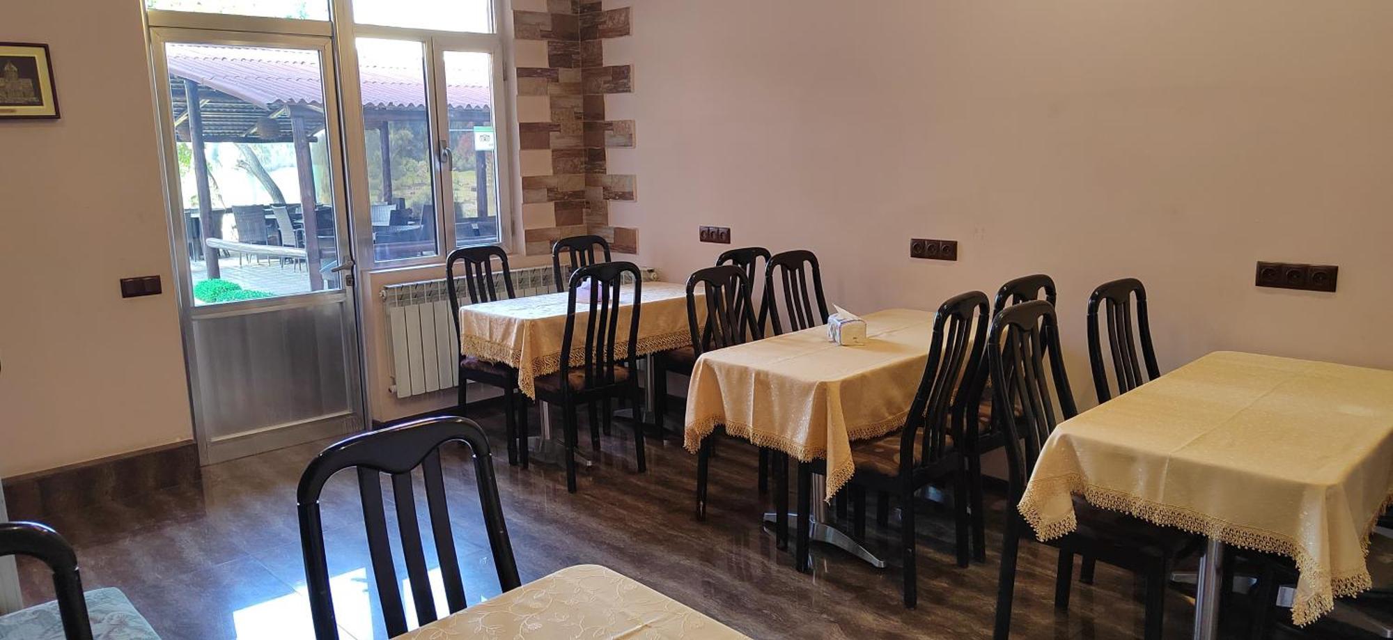 Areg Hotel Jerevan Buitenkant foto