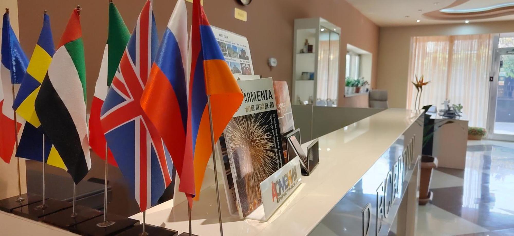 Areg Hotel Jerevan Buitenkant foto