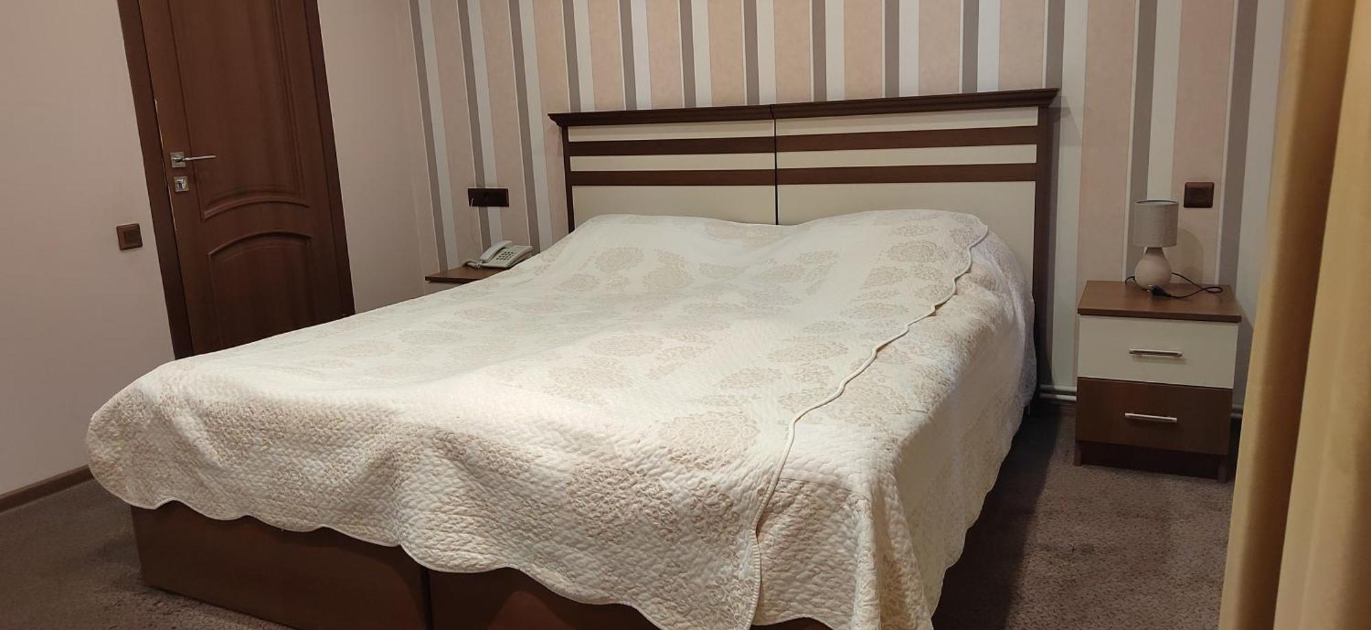 Areg Hotel Jerevan Buitenkant foto