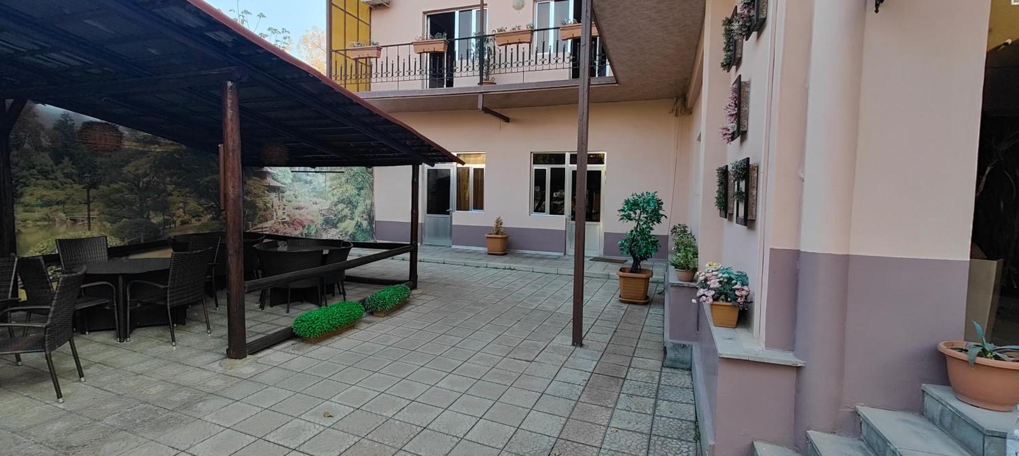 Areg Hotel Jerevan Buitenkant foto