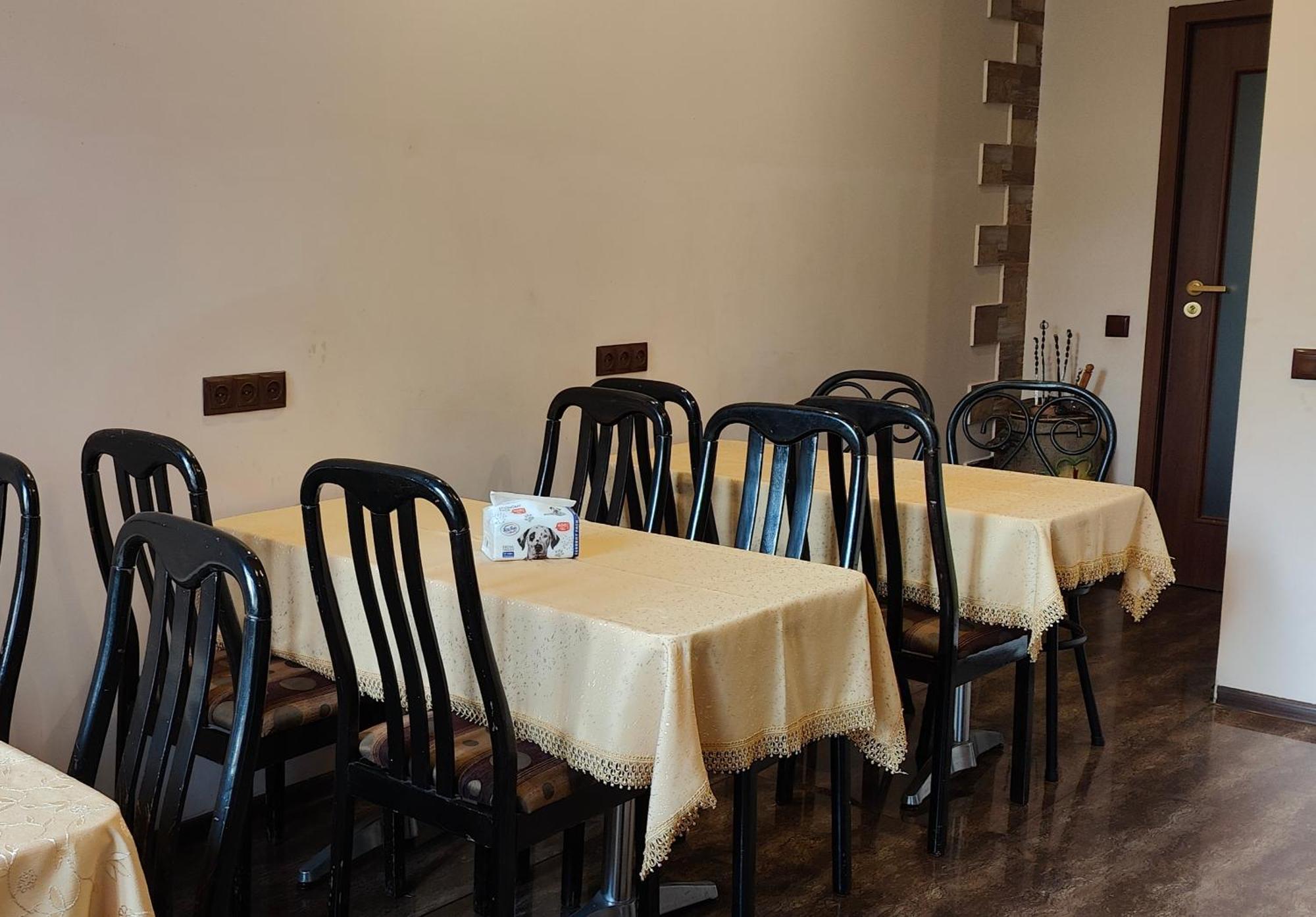 Areg Hotel Jerevan Buitenkant foto