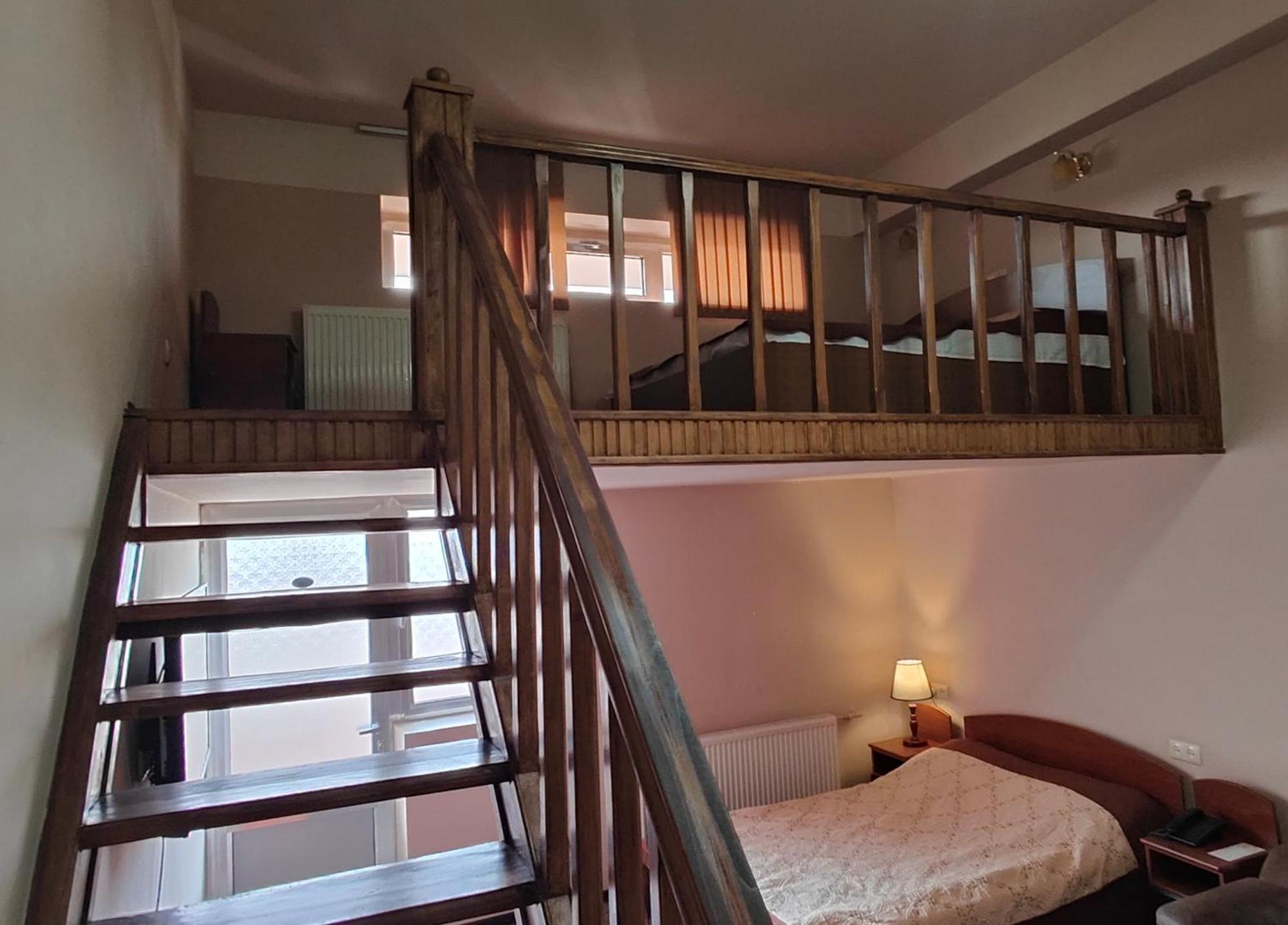 Areg Hotel Jerevan Buitenkant foto