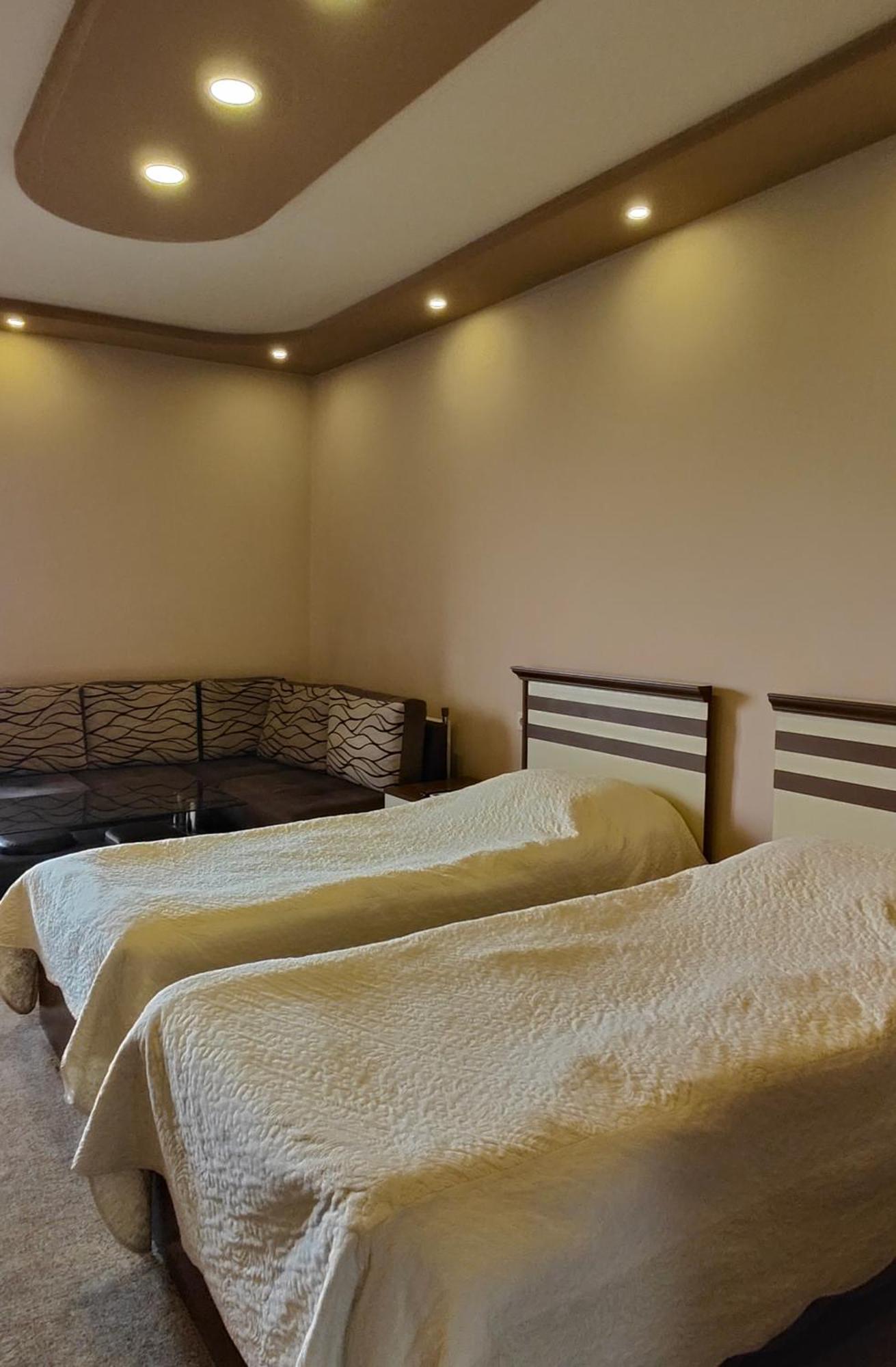 Areg Hotel Jerevan Buitenkant foto
