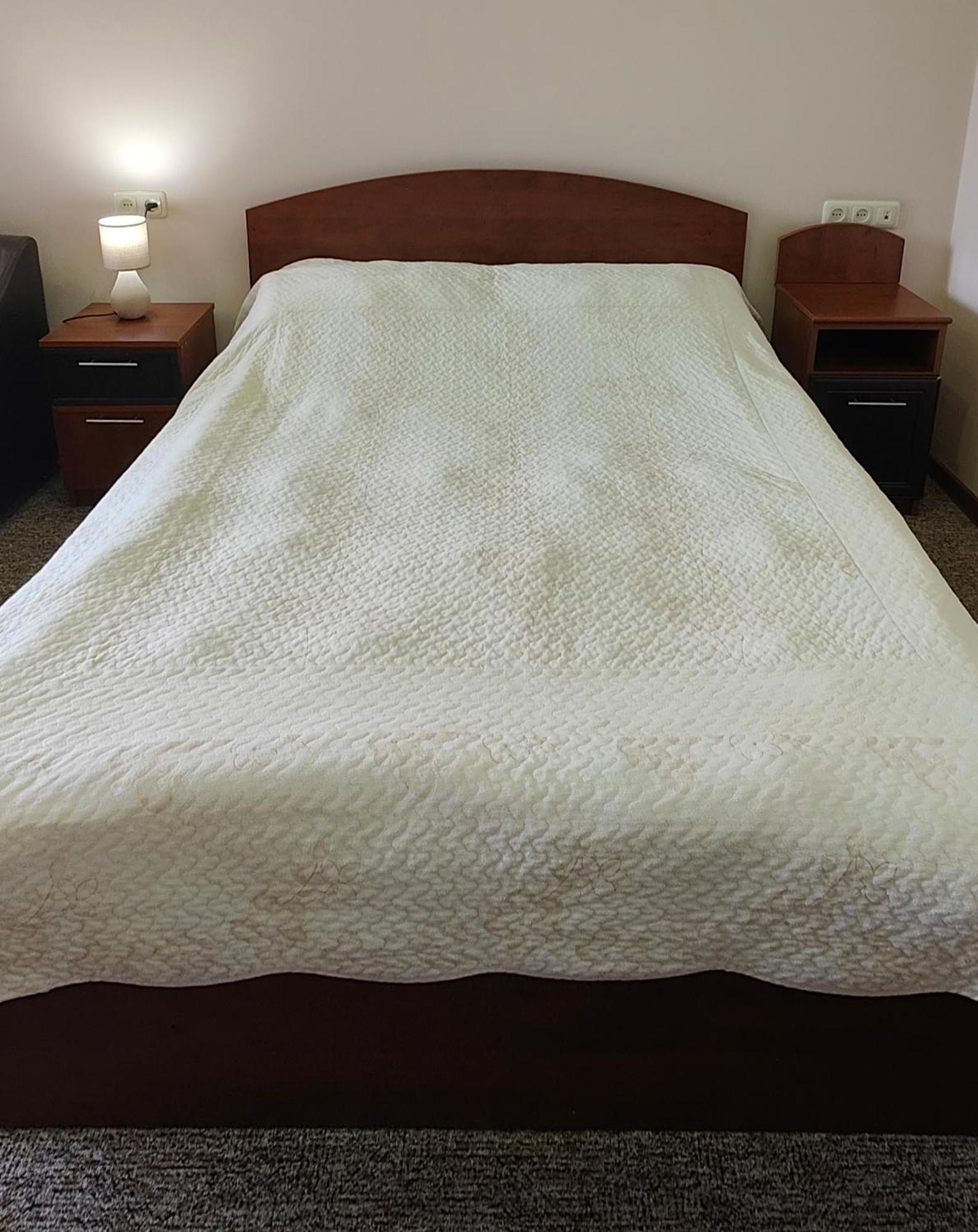 Areg Hotel Jerevan Buitenkant foto